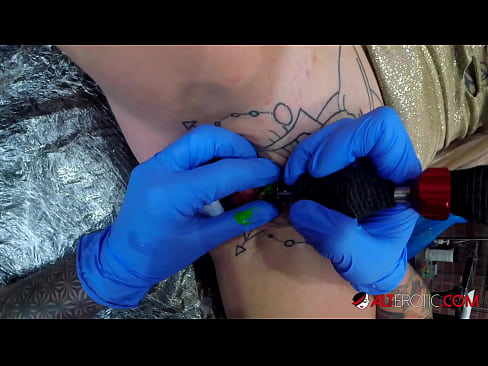 ❤️ Sully Savage, une chaudasse extrêmement tatouée, s'est fait tatouer le clitoris. ️❌ Porno anal at fr.tvmarket.top